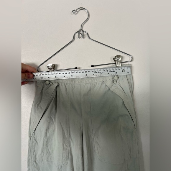 Athleta TREKKIE HIGH RISE PARACHUTE PANT Size 2 Celadon Tint - Picture 2 of 6